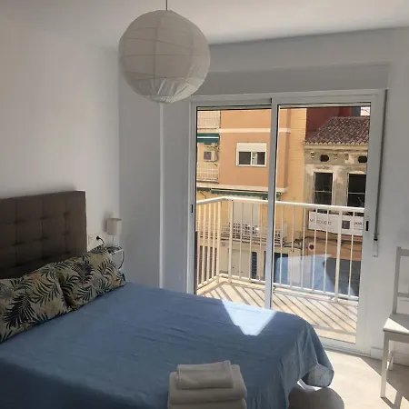 New Reina Street 8px 4bed 2 Bath Aacc Wifi * 瓦伦西亚
